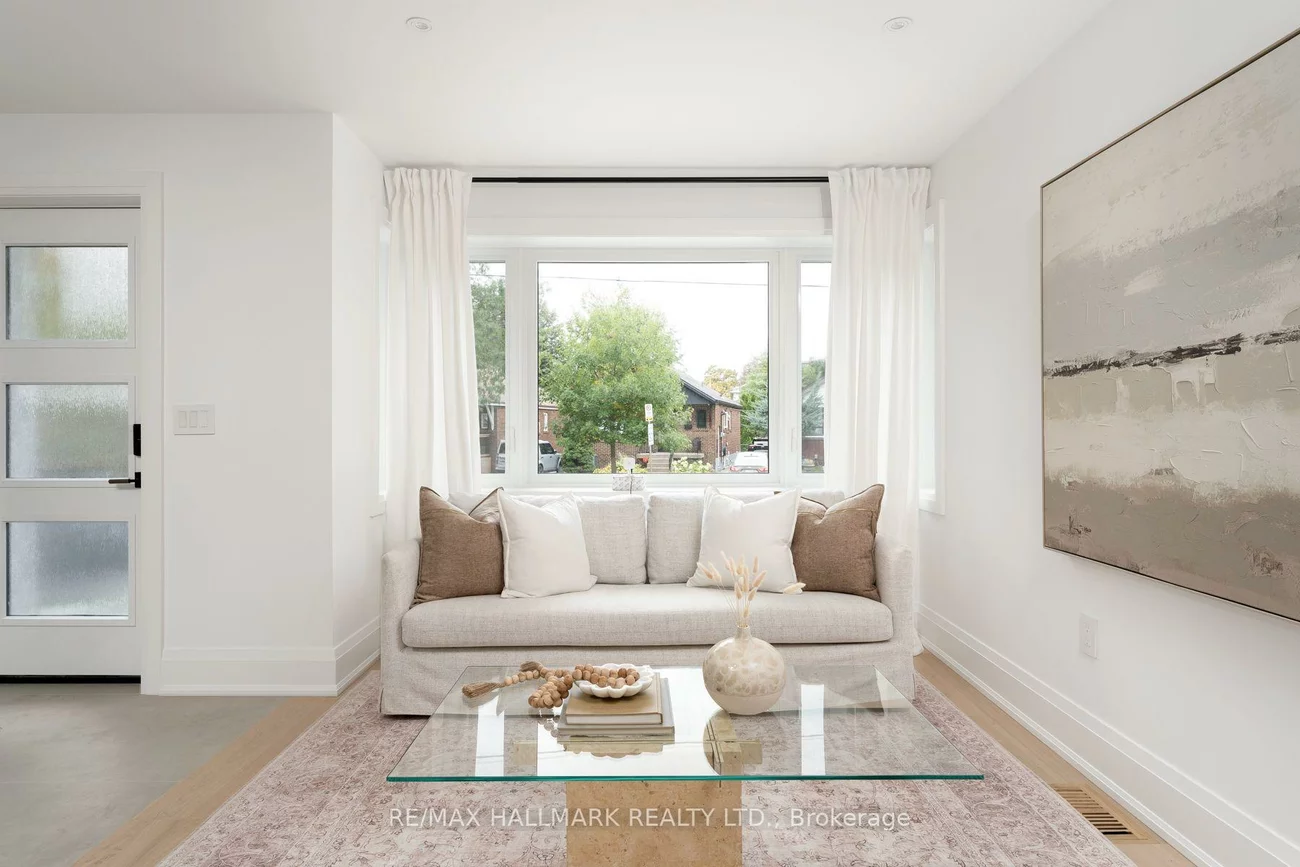 1075, Greenwood, Danforth Village-East York, Toronto