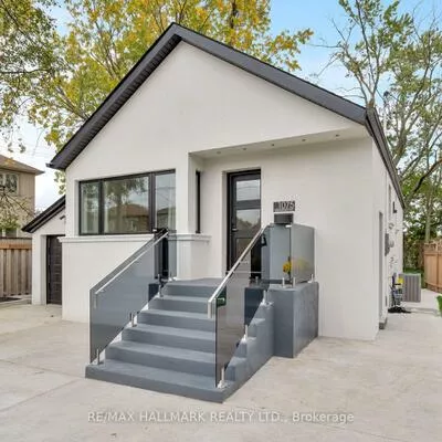 1075, Greenwood, Danforth Village-East York, Toronto