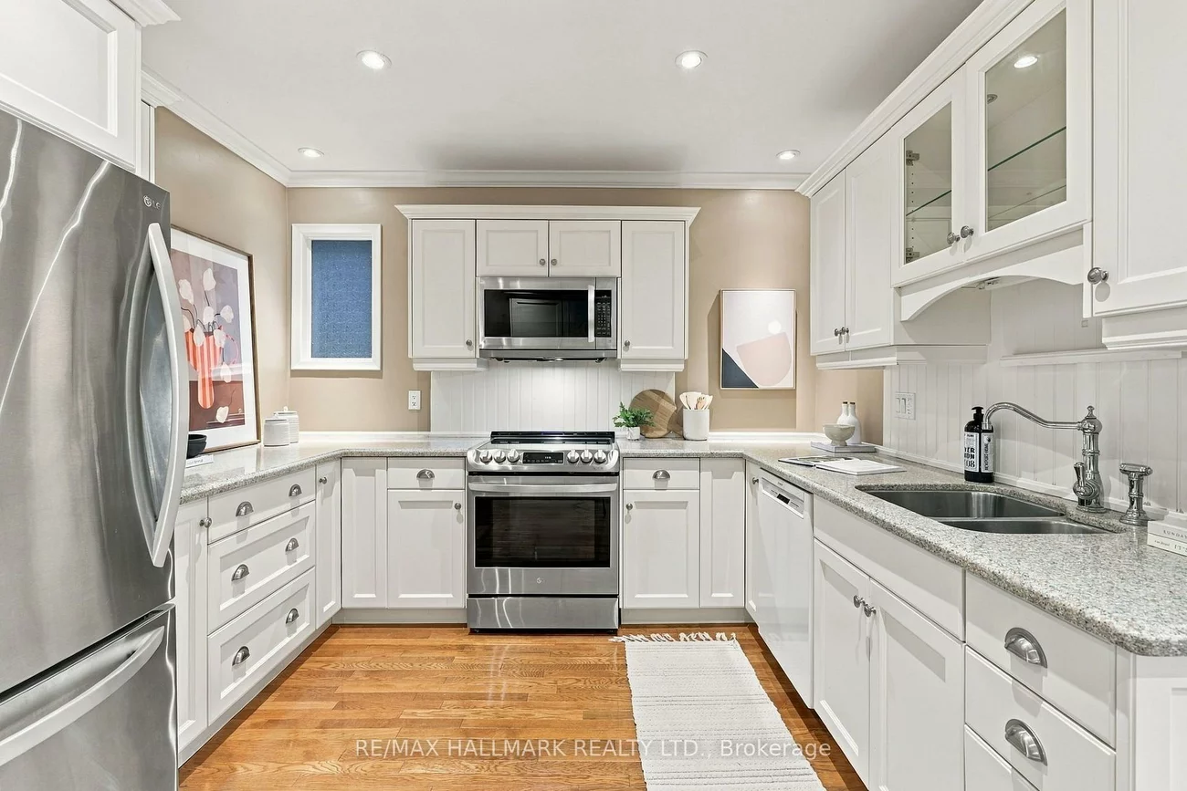 55, Waverley, The Beaches, Toronto