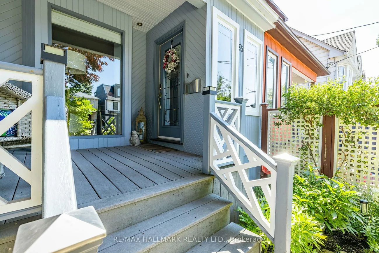 55, Waverley, The Beaches, Toronto