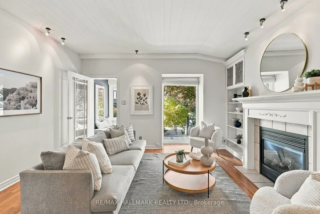 55, Waverley, The Beaches, Toronto