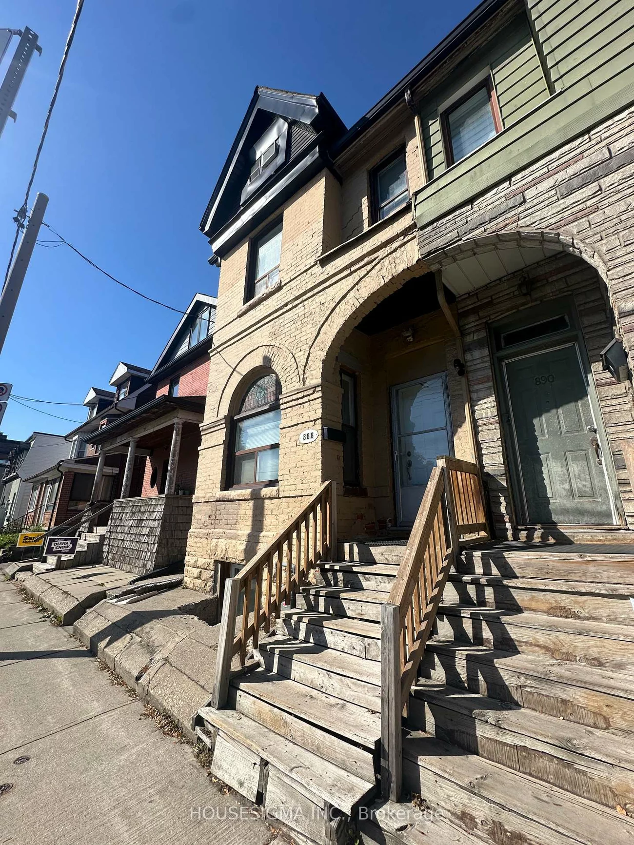888, Dundas, South Riverdale, Toronto