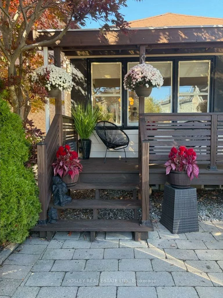236, Virginia, Woodbine-Lumsden, Toronto