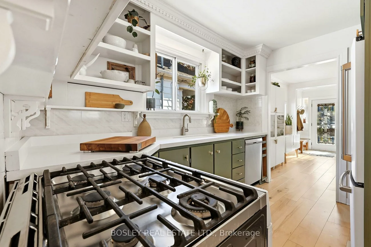 236, Virginia, Woodbine-Lumsden, Toronto