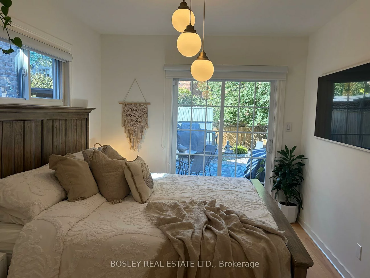 236, Virginia, Woodbine-Lumsden, Toronto