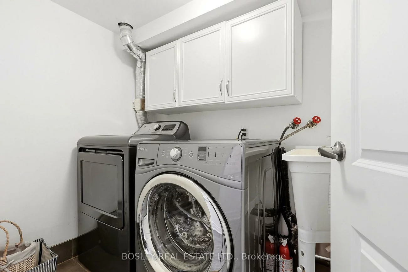 236, Virginia, Woodbine-Lumsden, Toronto