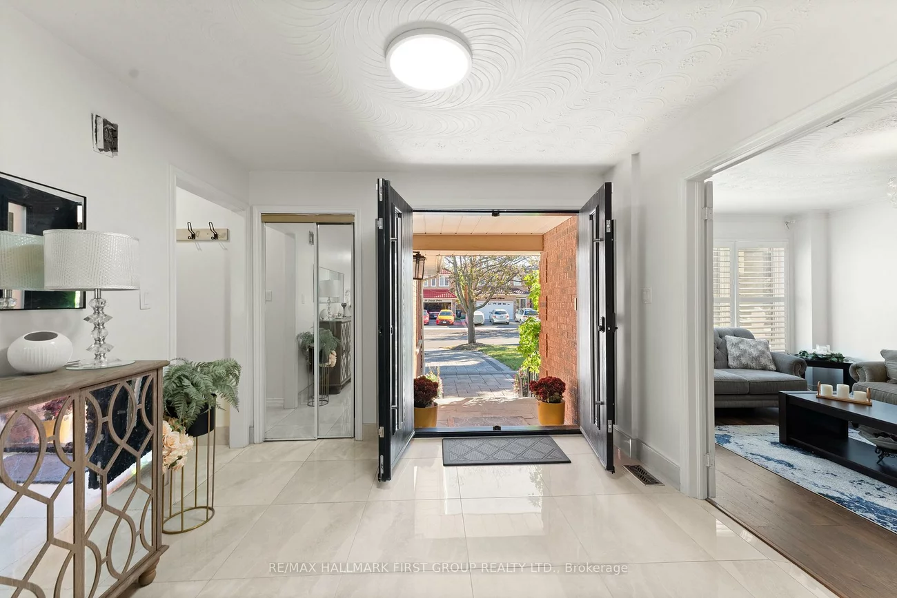 14, David, Morningside, Toronto
