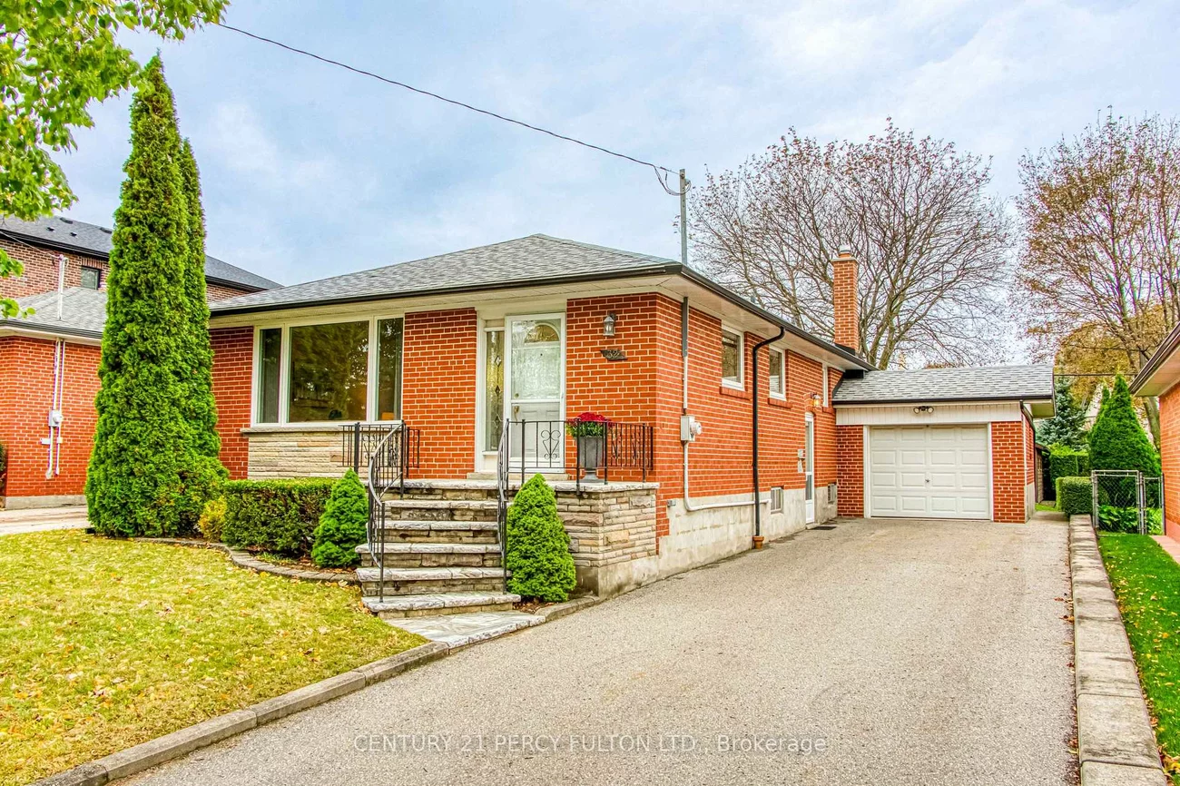 32, Bromton, Bendale, Toronto