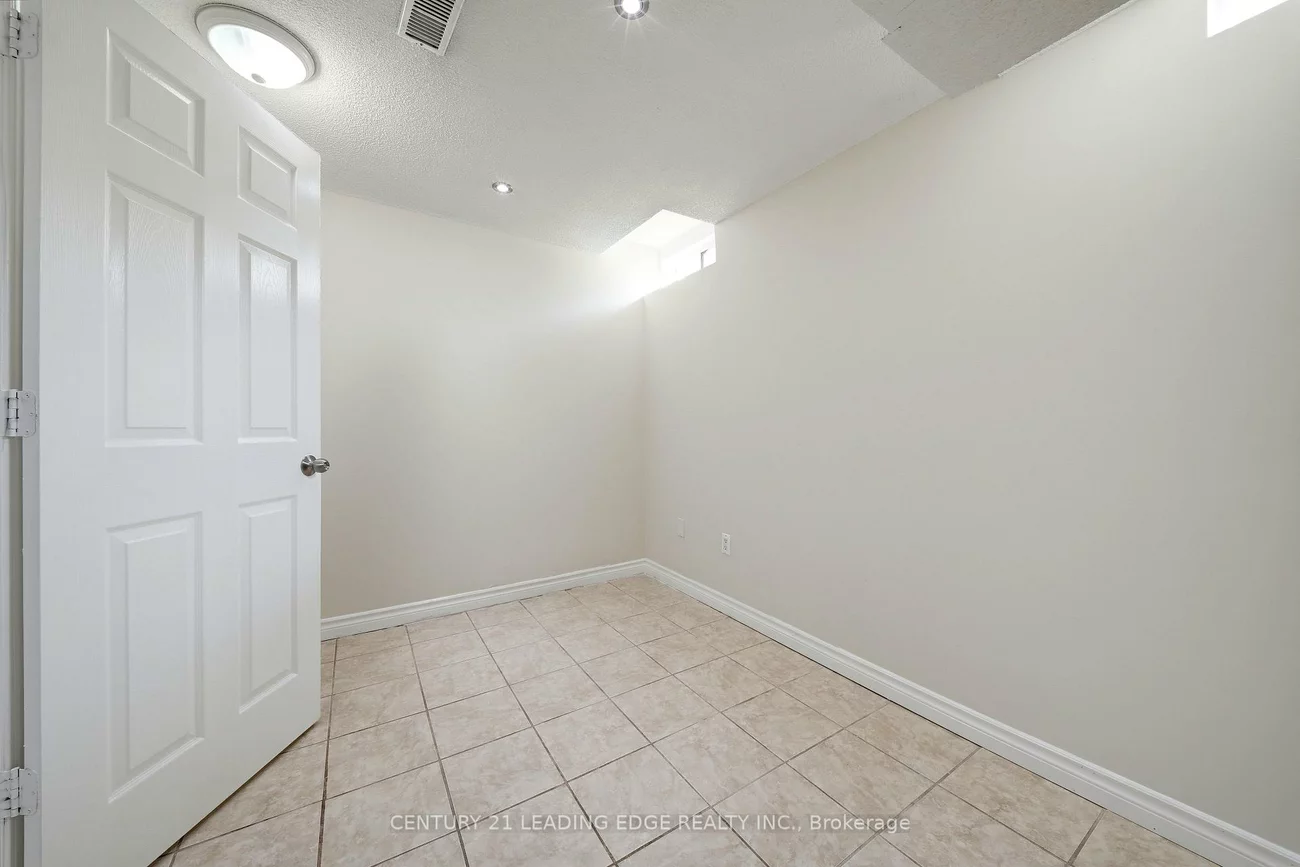 13, Boulderbrook, Rouge E11, Toronto