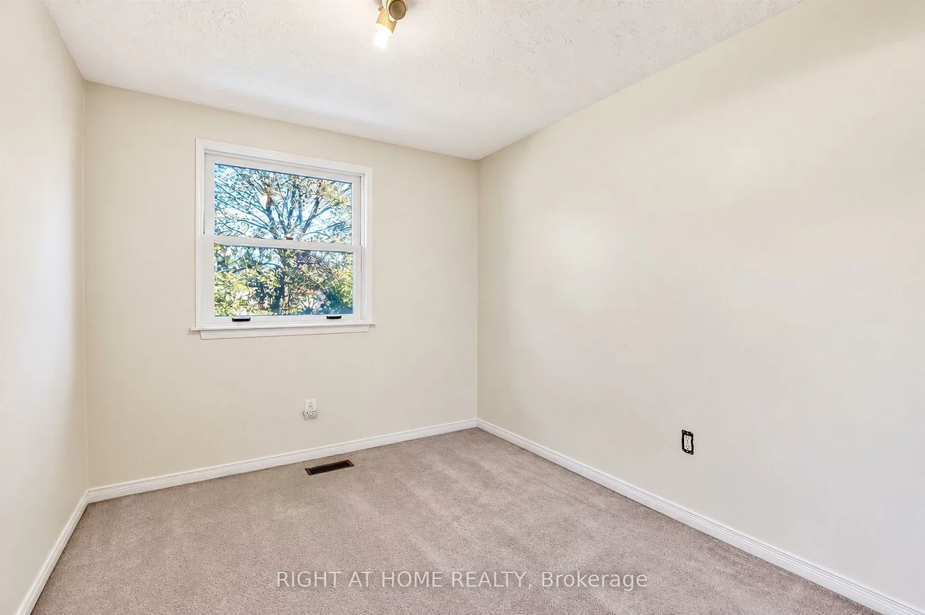 68, Trott, Malvern, Toronto