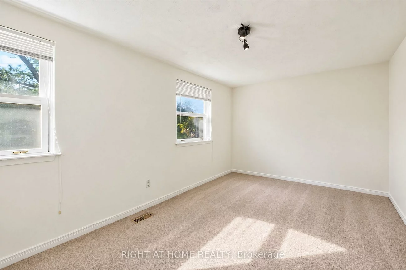 68, Trott, Malvern, Toronto