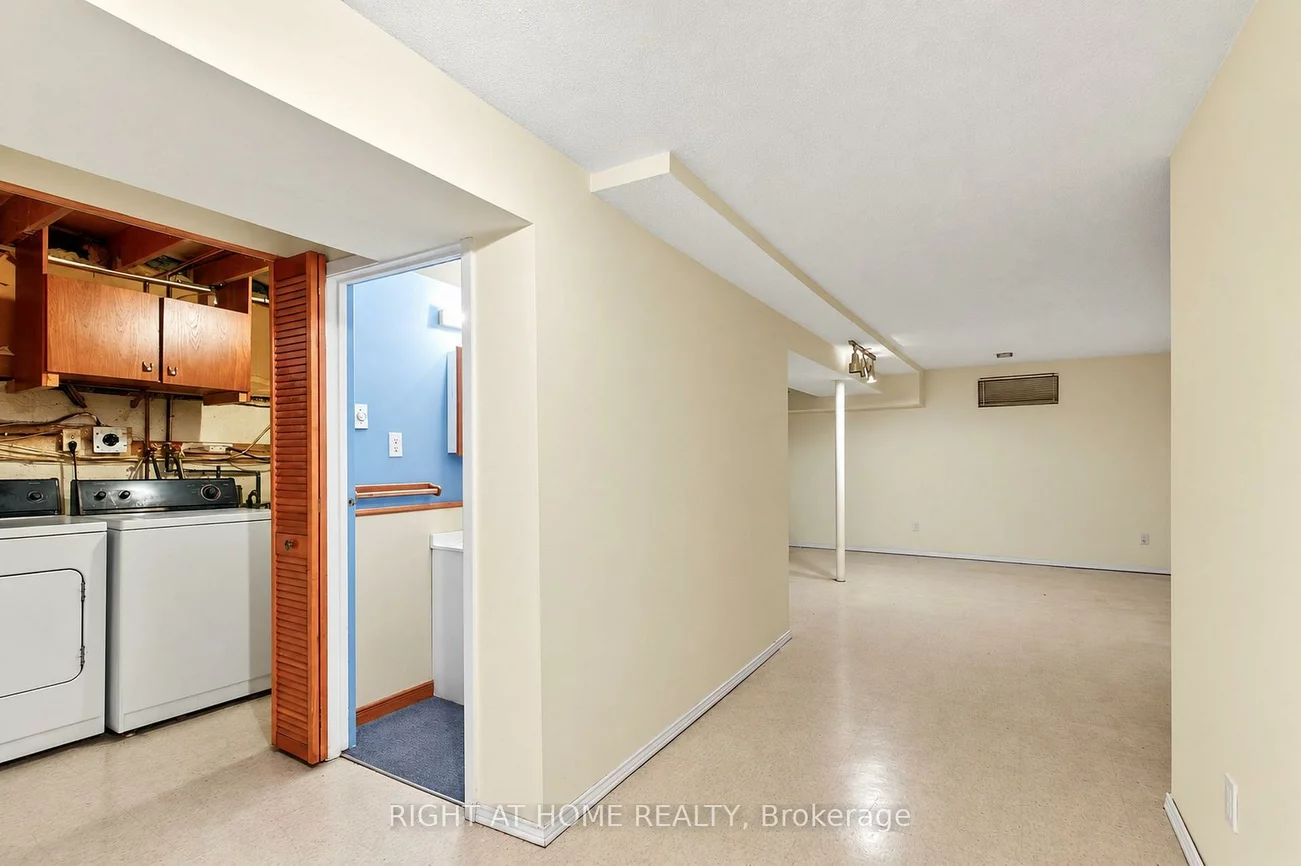 68, Trott, Malvern, Toronto