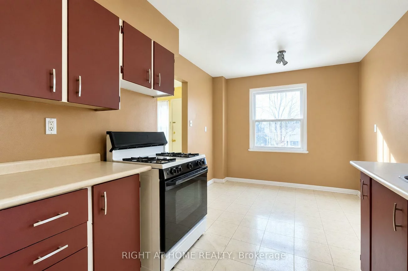 68, Trott, Malvern, Toronto