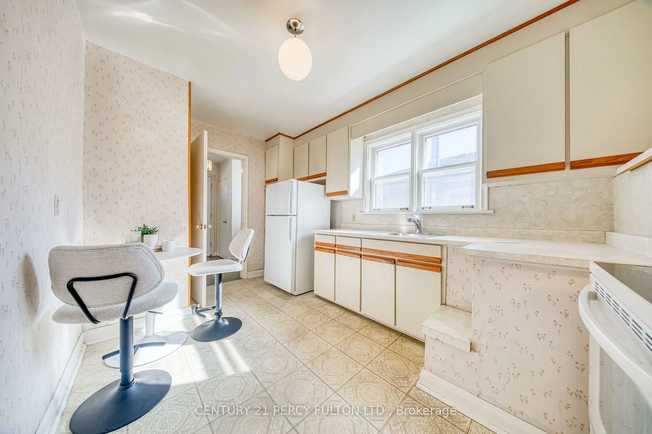 78, Gilroy, Dorset Park, Toronto