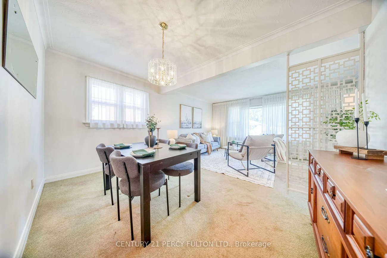 78, Gilroy, Dorset Park, Toronto