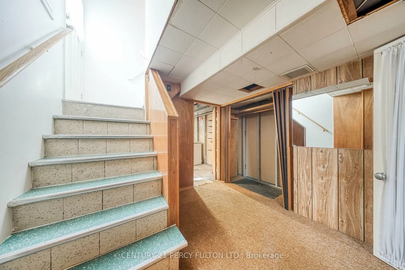 78, Gilroy, Dorset Park, Toronto
