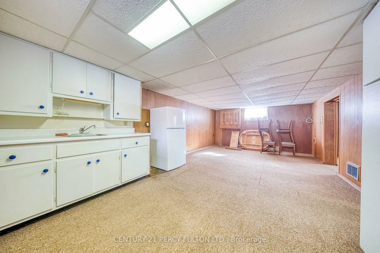 78, Gilroy, Dorset Park, Toronto