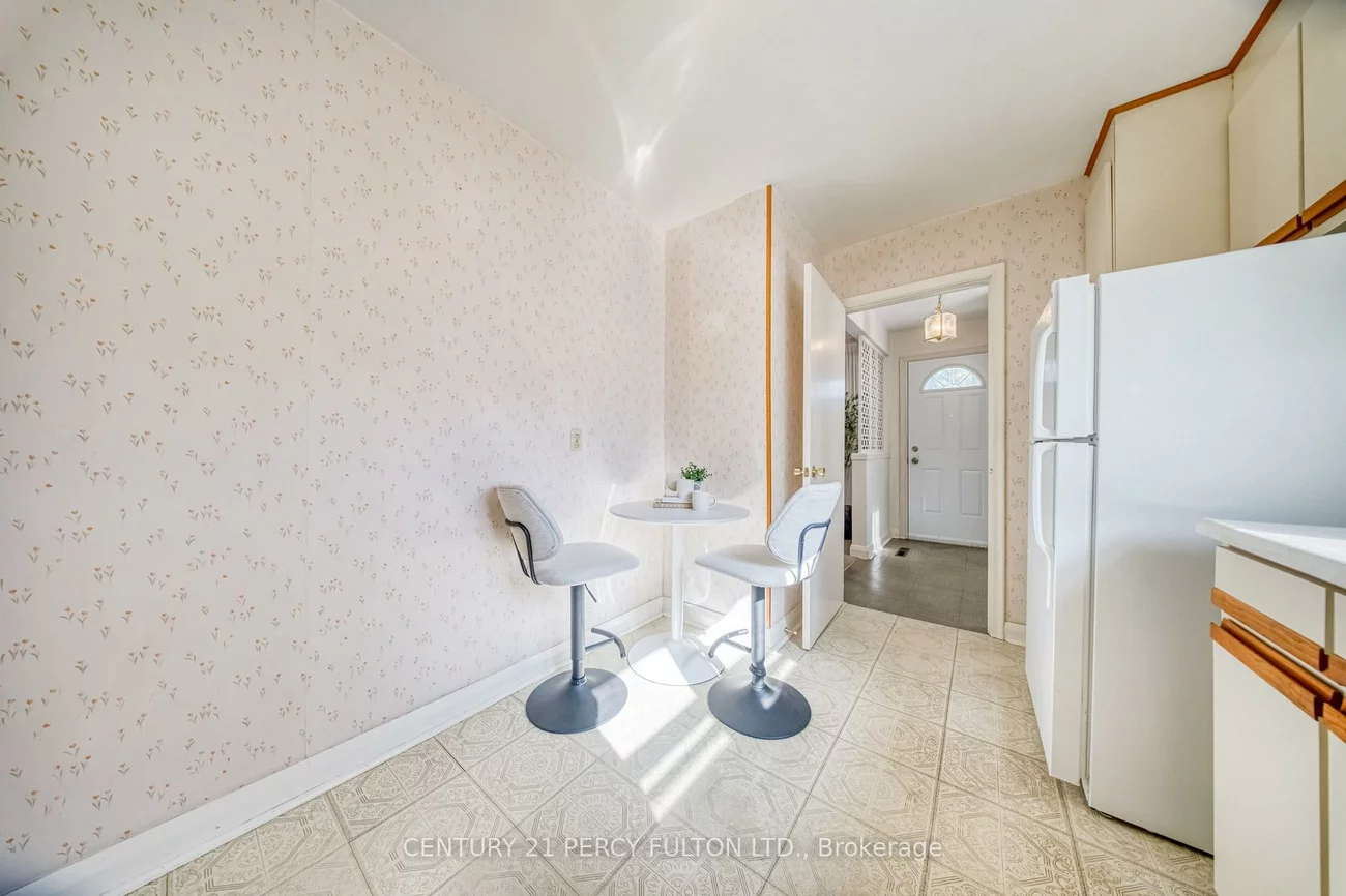 78, Gilroy, Dorset Park, Toronto