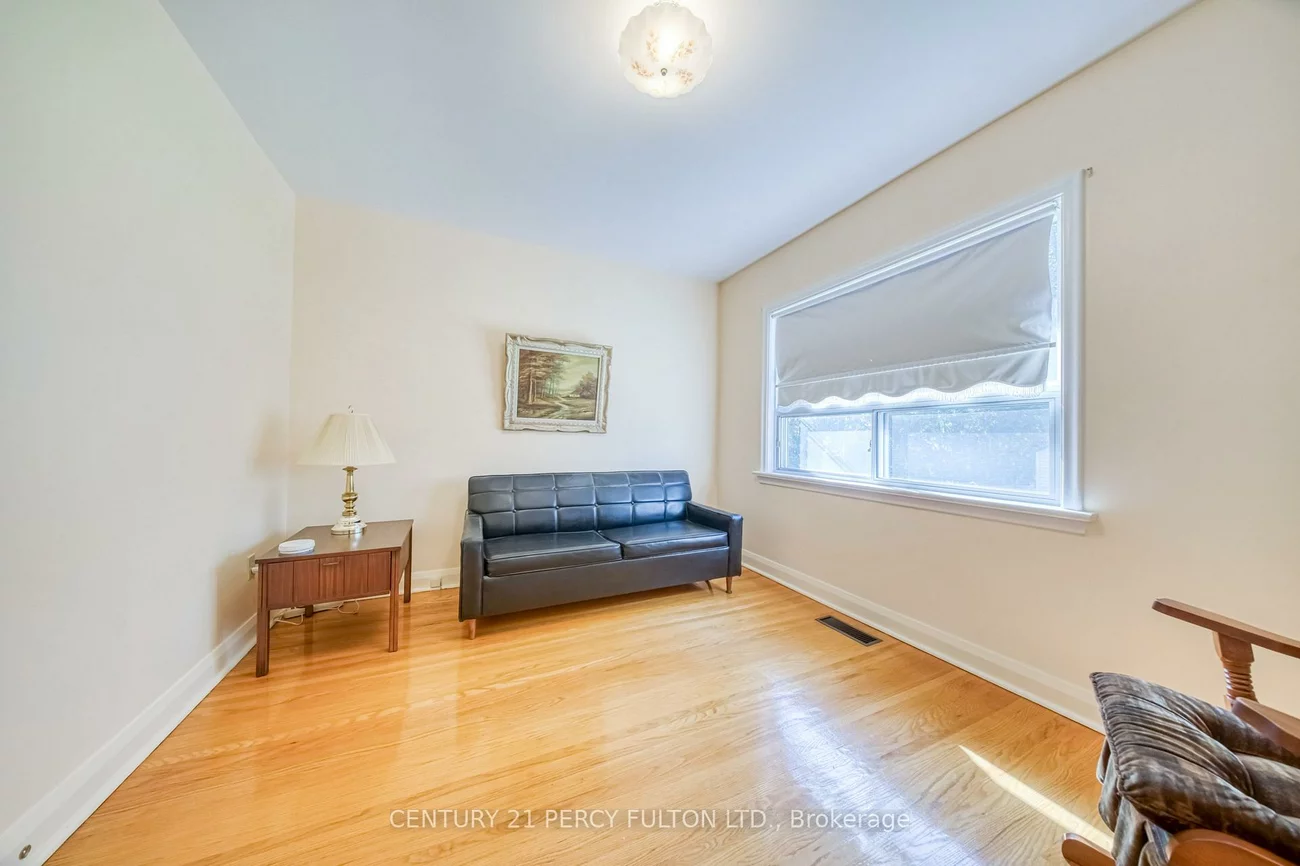 78, Gilroy, Dorset Park, Toronto