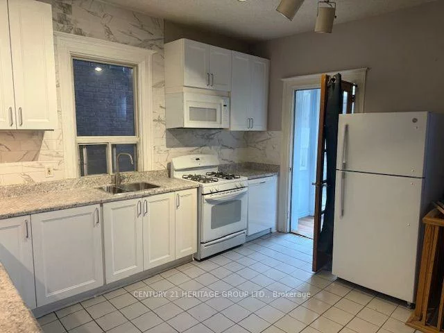 16, Sparkhall, North Riverdale, Toronto