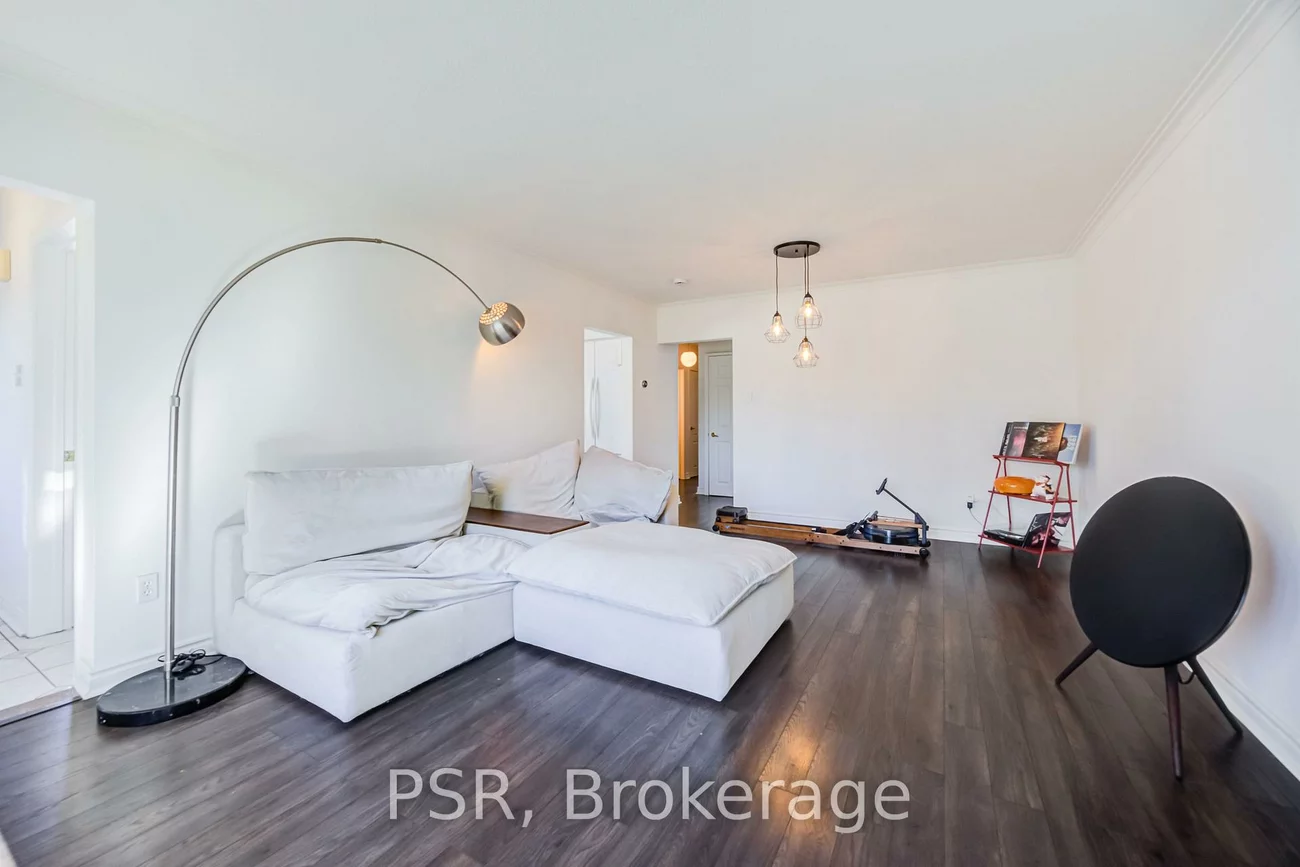 53, Marcos, Bendale, Toronto
