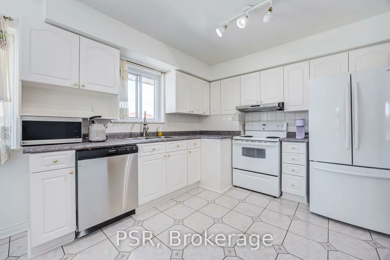 53, Marcos, Bendale, Toronto