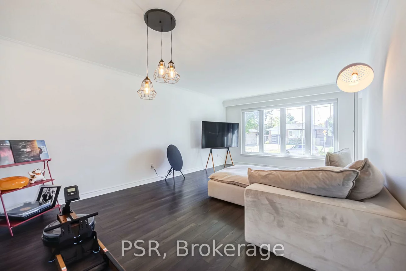 53, Marcos, Bendale, Toronto