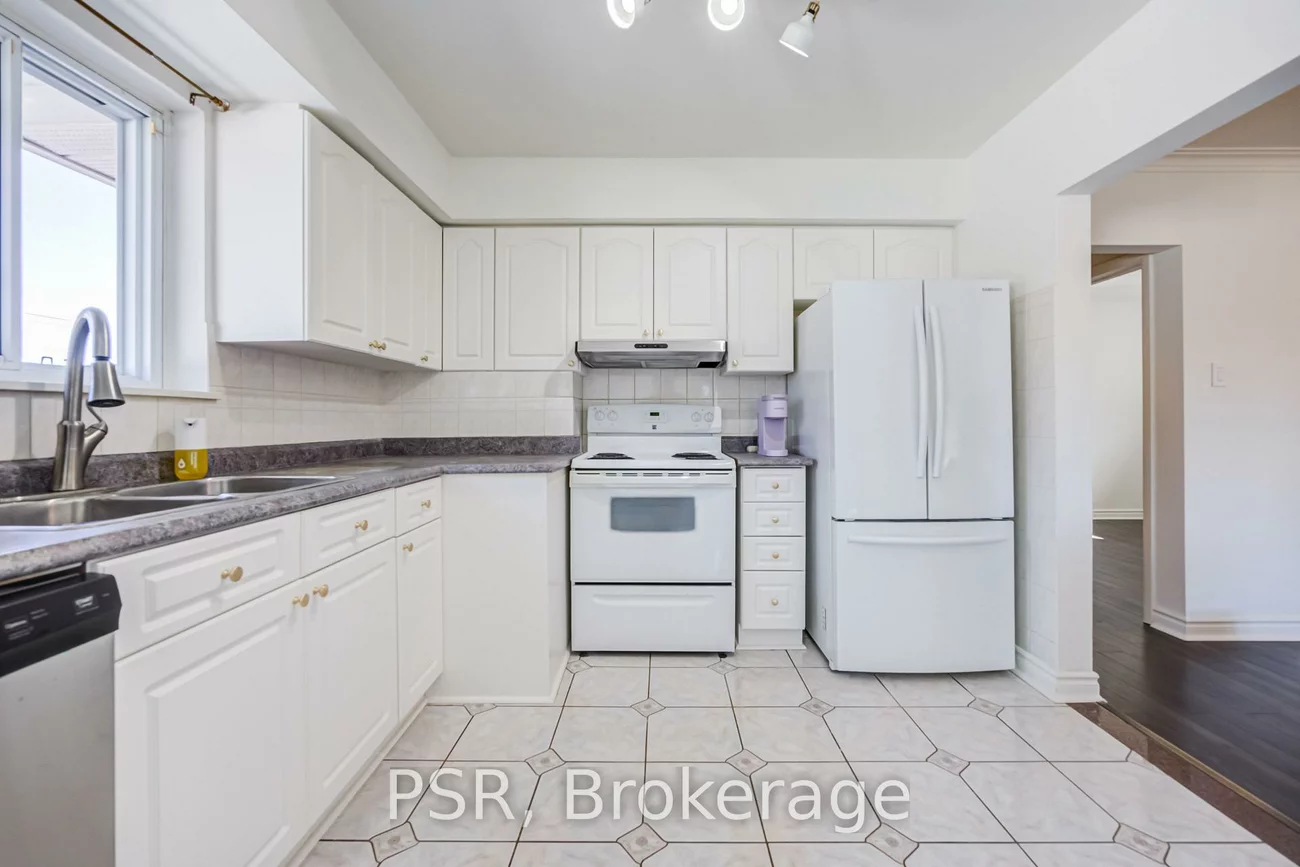 53, Marcos, Bendale, Toronto