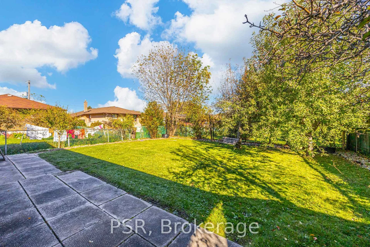53, Marcos, Bendale, Toronto