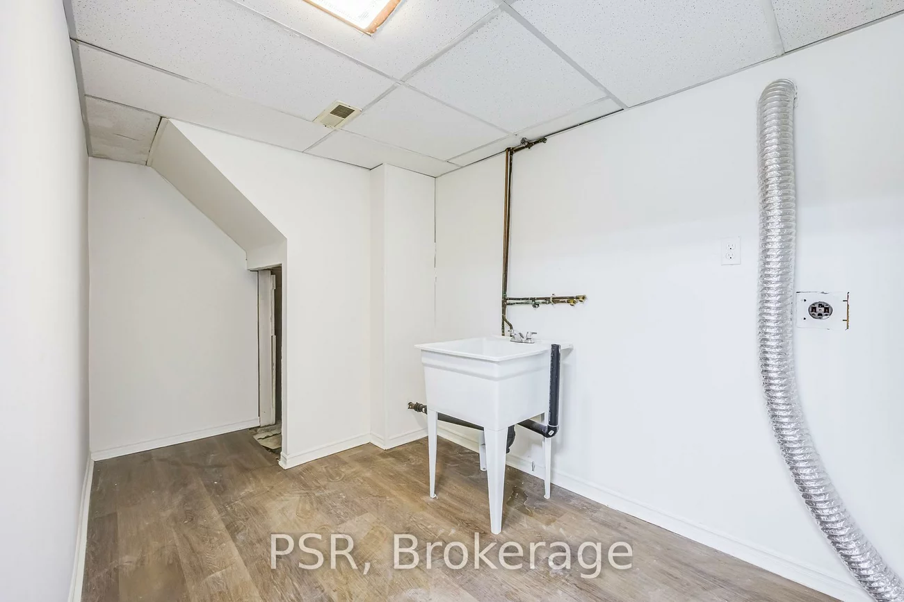 53, Marcos, Bendale, Toronto