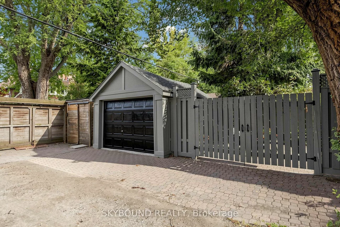156, Hampton, North Riverdale, Toronto