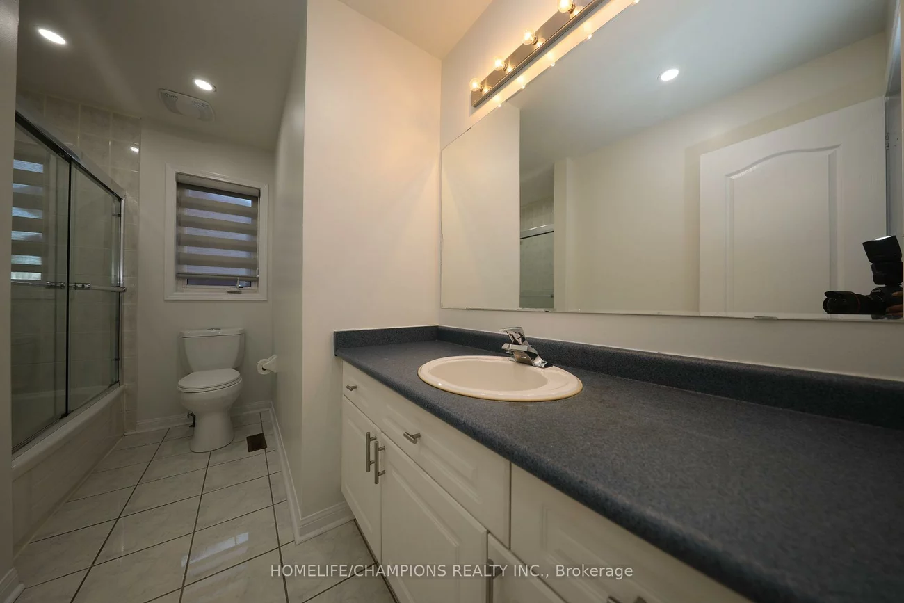 38, Bobolink, Rouge E11, Toronto