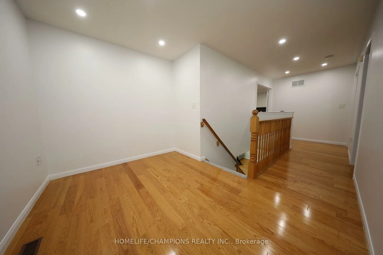 38, Bobolink, Rouge E11, Toronto