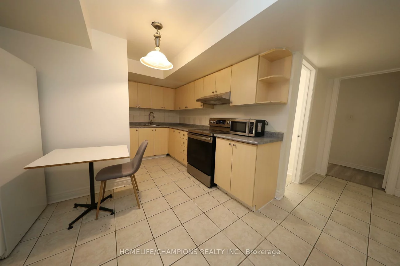 38, Bobolink, Rouge E11, Toronto