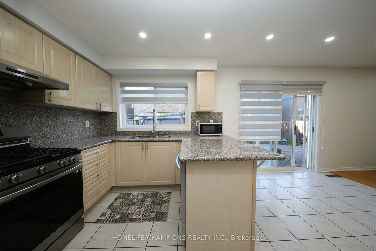 38, Bobolink, Rouge E11, Toronto