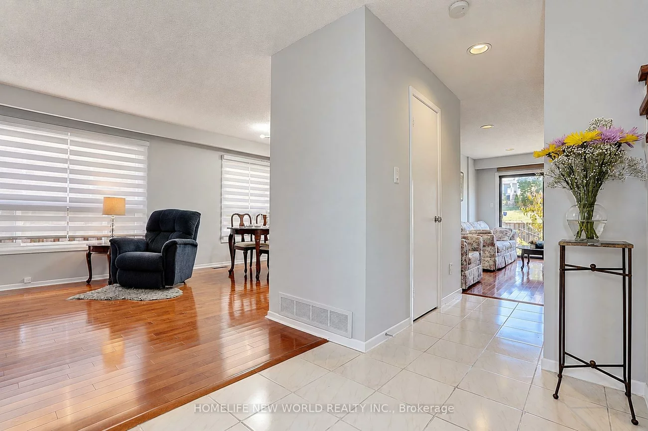 23, Shepmore, Malvern, Toronto