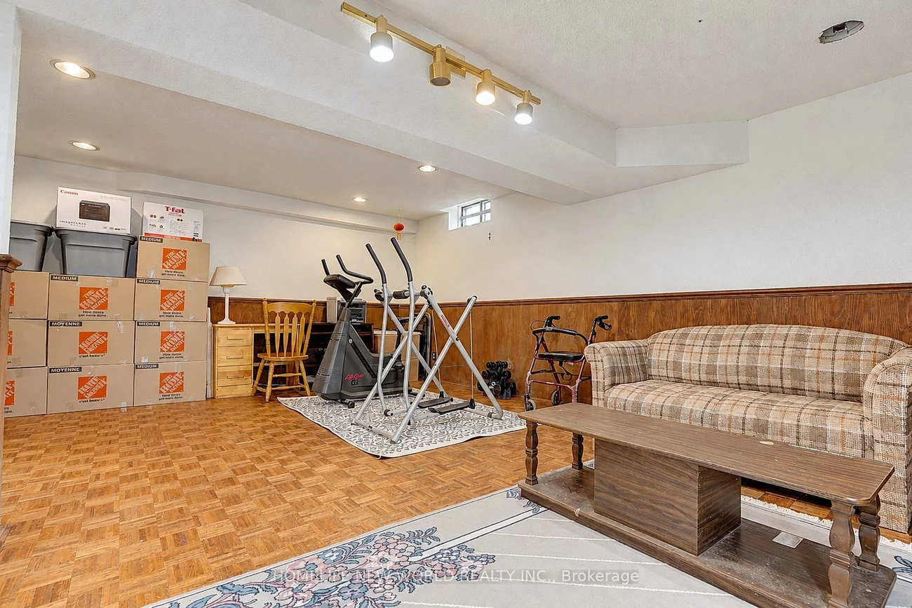 23, Shepmore, Malvern, Toronto