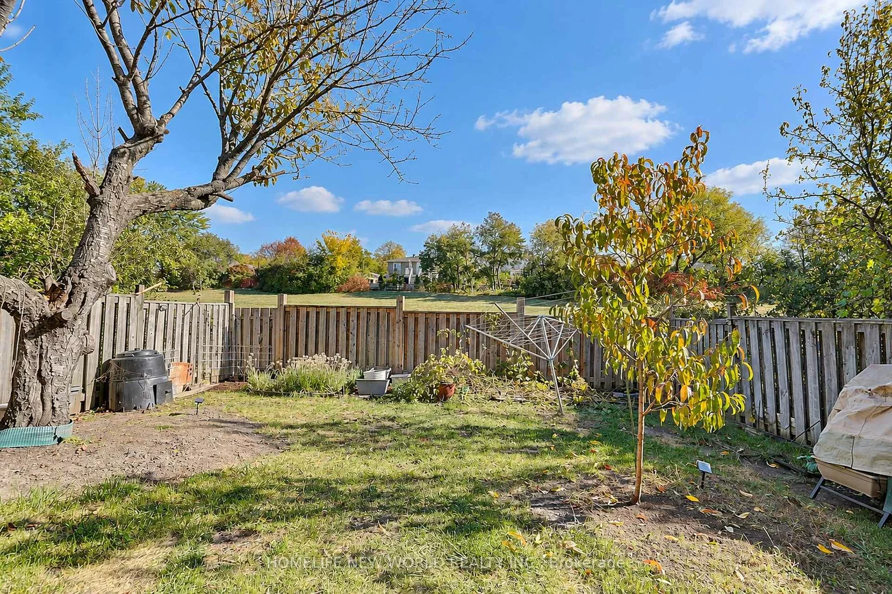 23, Shepmore, Malvern, Toronto