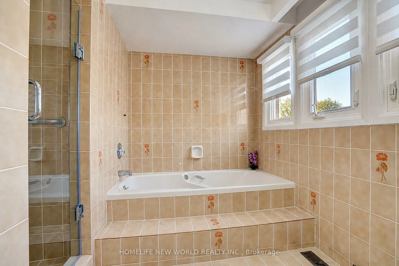23, Shepmore, Malvern, Toronto