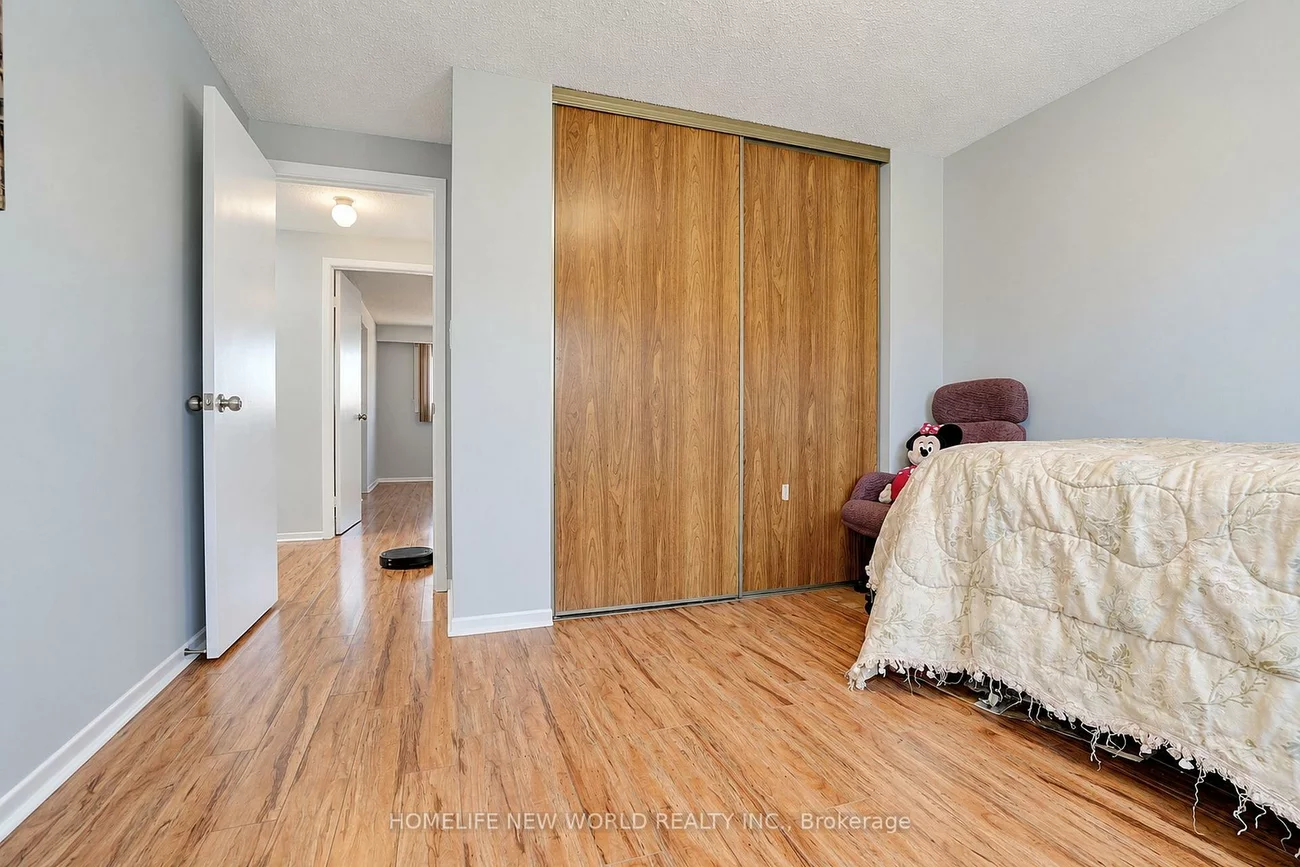 23, Shepmore, Malvern, Toronto