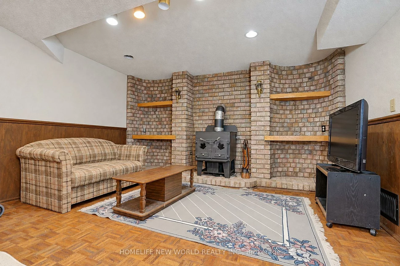 23, Shepmore, Malvern, Toronto