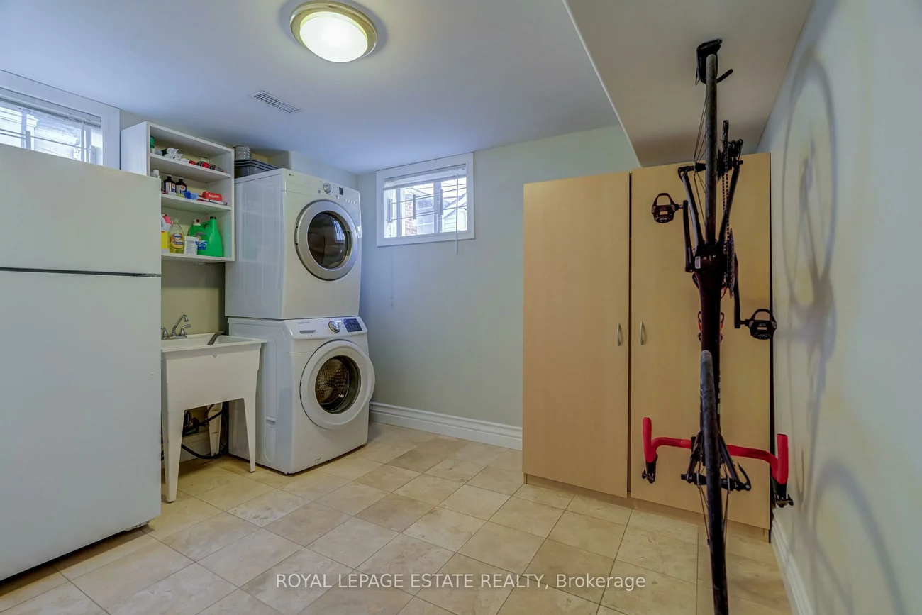 110A, Holborne, Danforth Village-East York, Toronto