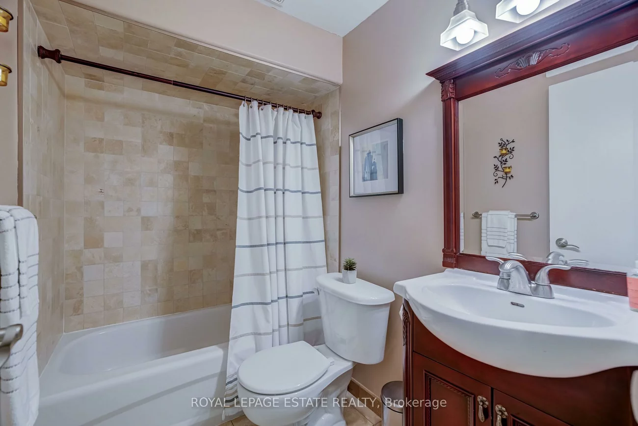 110A, Holborne, Danforth Village-East York, Toronto
