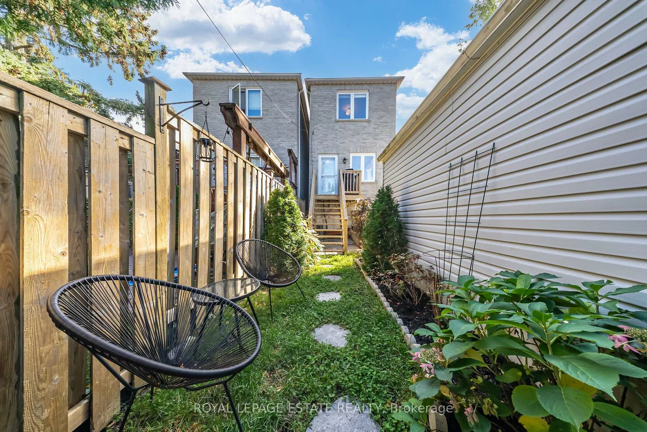 110A, Holborne, Danforth Village-East York, Toronto
