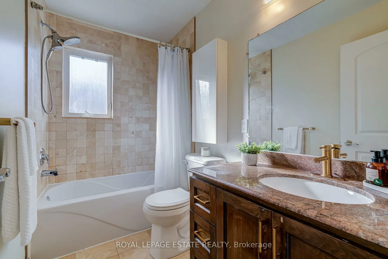 110A, Holborne, Danforth Village-East York, Toronto