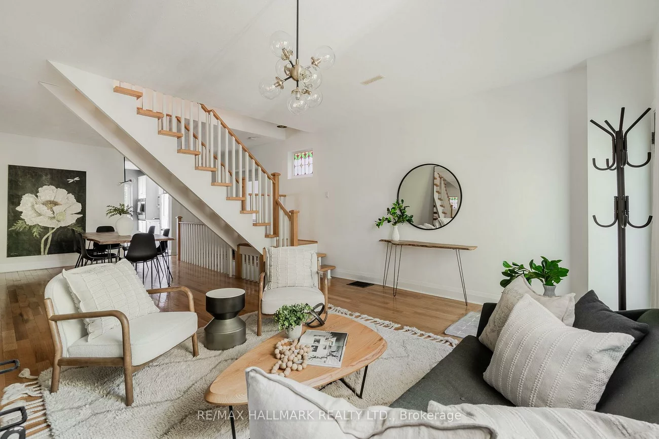 9, Prust, South Riverdale, Toronto