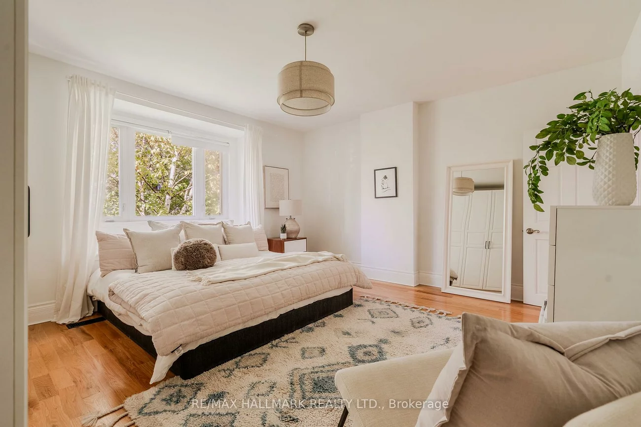 9, Prust, South Riverdale, Toronto