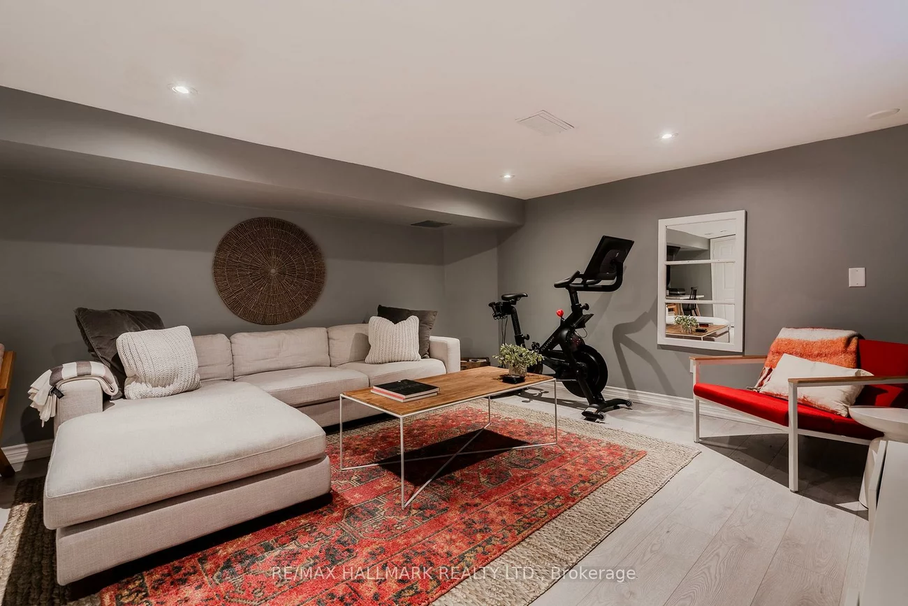 9, Prust, South Riverdale, Toronto