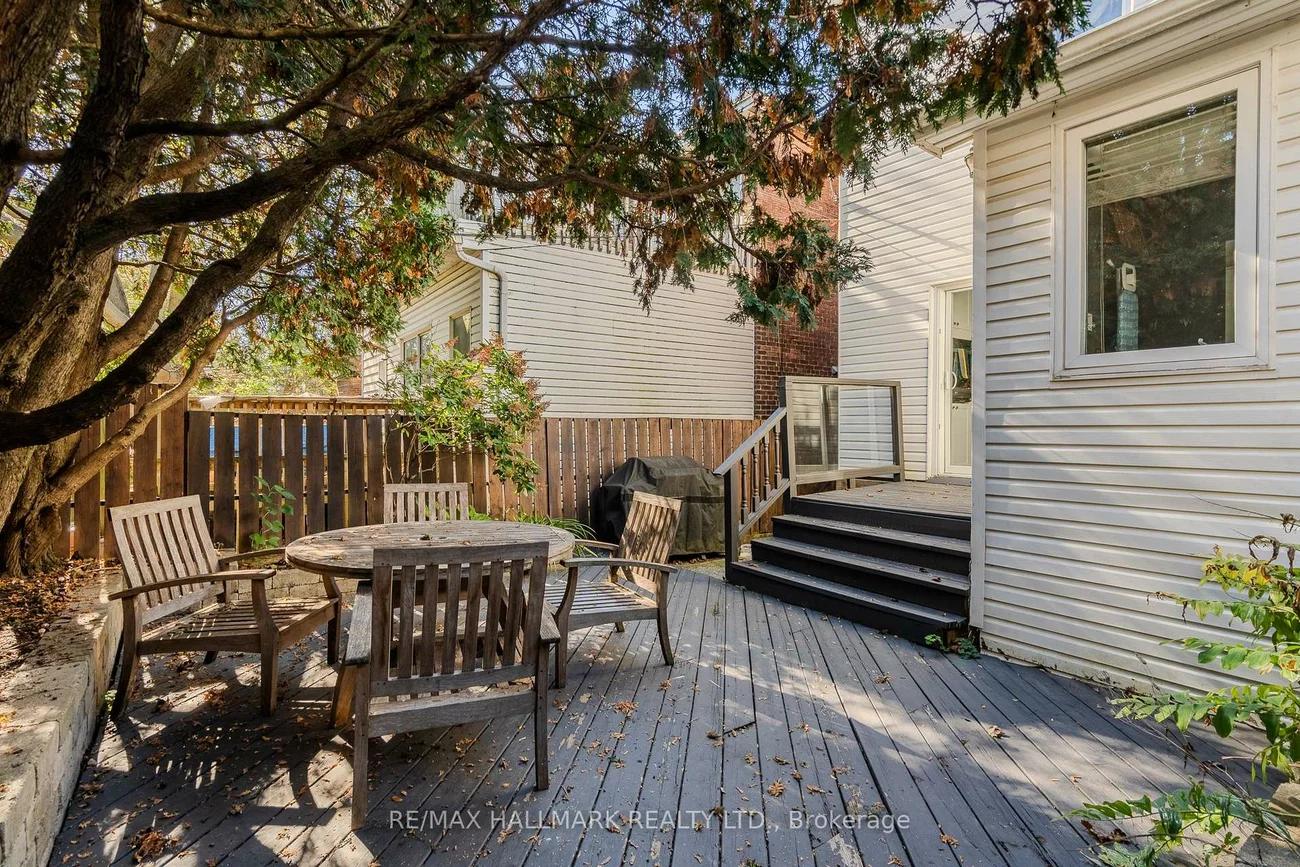 9, Prust, South Riverdale, Toronto