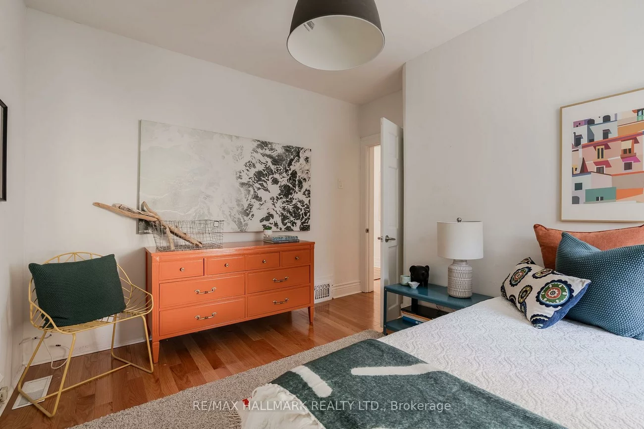9, Prust, South Riverdale, Toronto